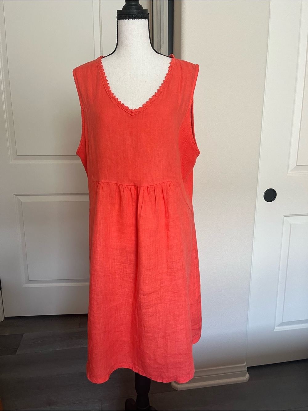 Sleeveless V-Neck Mini Dress in Coral Size XL Made in Italy 100%linen
